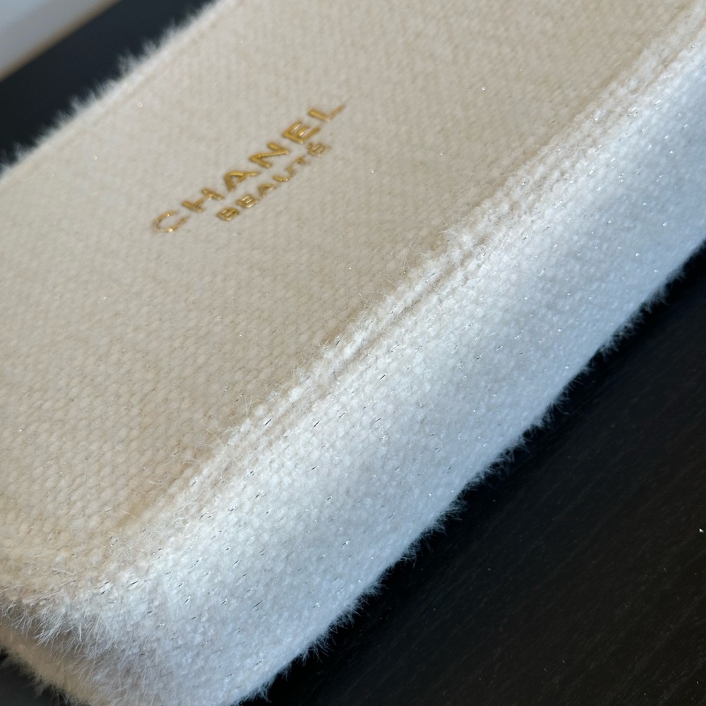 Chanel Beauty make up bag - Picture 5 of 11